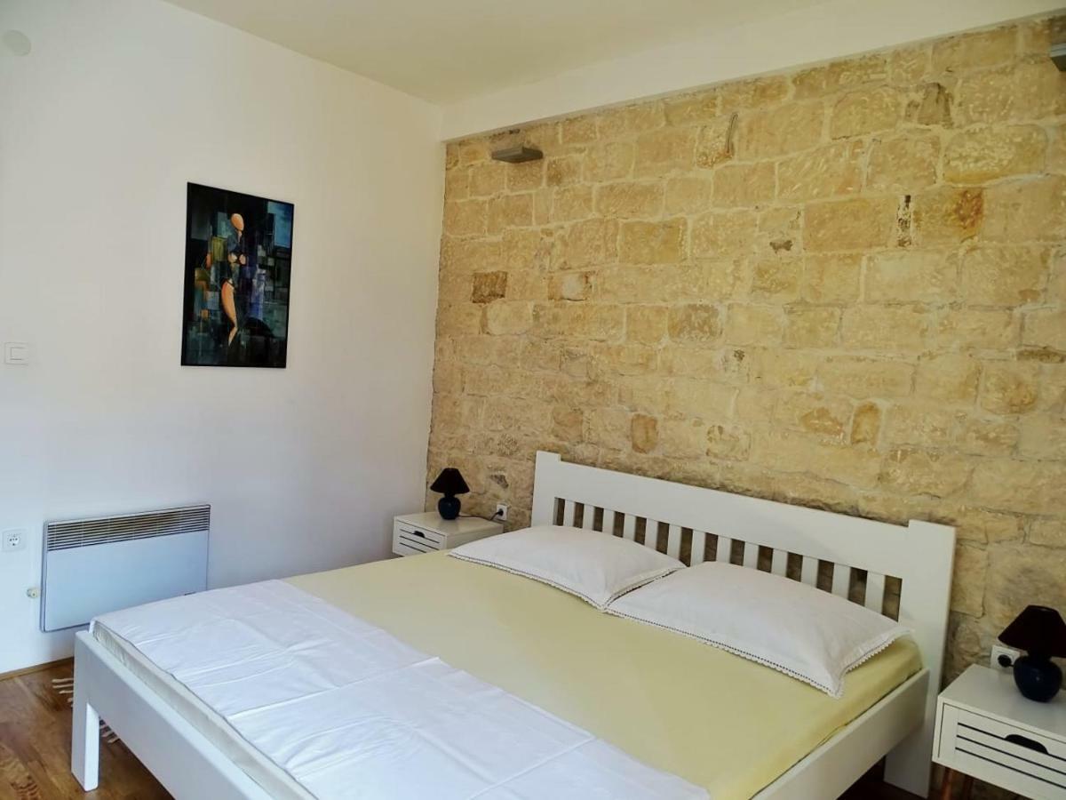 Apartment Naita Sinj Exterior photo