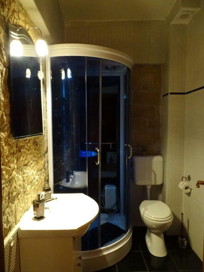 Apartment Naita Sinj Exterior photo
